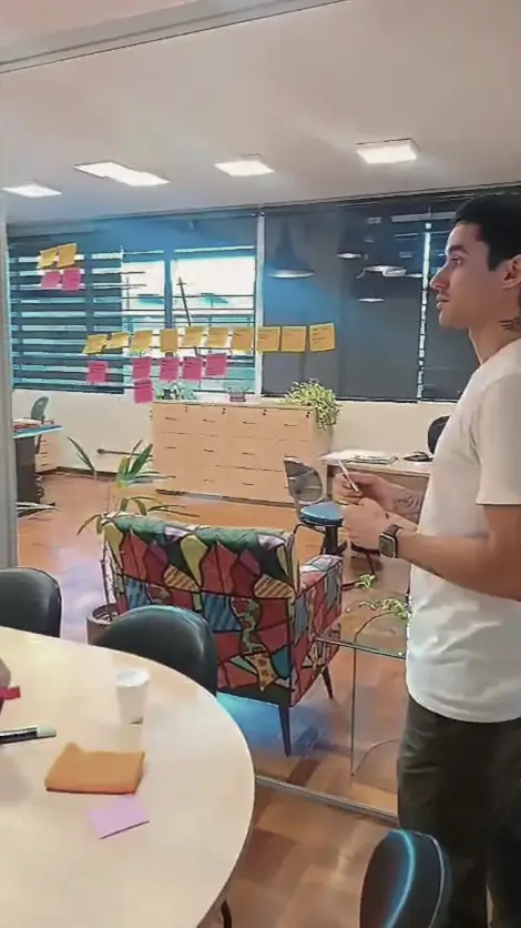 Apresentação do fluxo de processos da Fundep durante o projeto de mapeamento com o Conflui